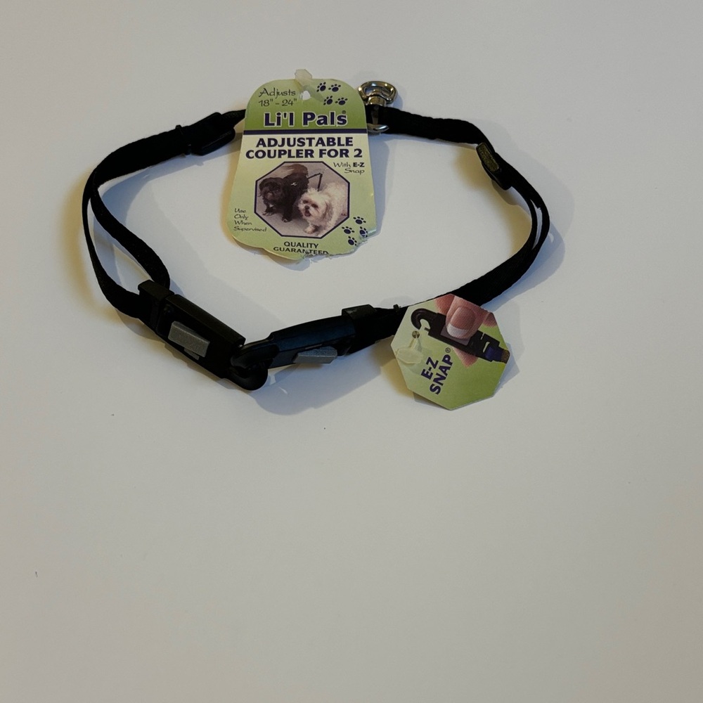 Adjustable Black Coupler for Two Dogs